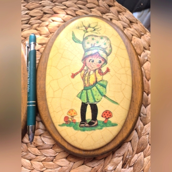 Vintage Oval Wall Plaques with Child Illustrations Cottagecore, Farmhouse Style - Picture 3 of 6